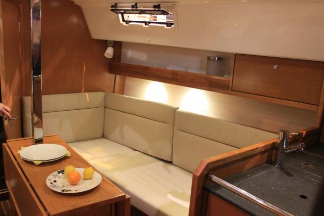 Bavaria 32 Cruiser - Photo 11