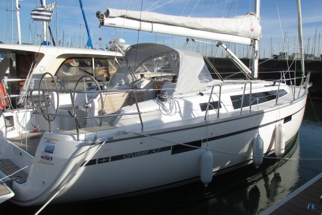 Bavaria 37 Cruiser - Photo 6