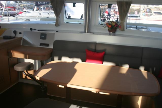 Lagoon 420 - Photo 4