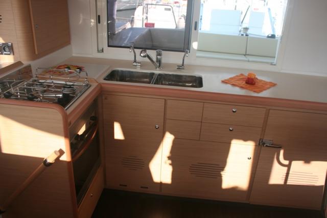 Lagoon 440 - Photo 3