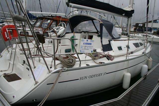 Sun Odyssey 37 - Photo 9