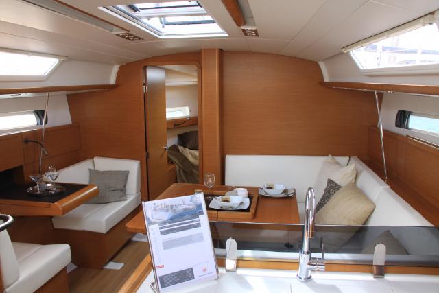 Sun Odyssey 409 - Photo 12