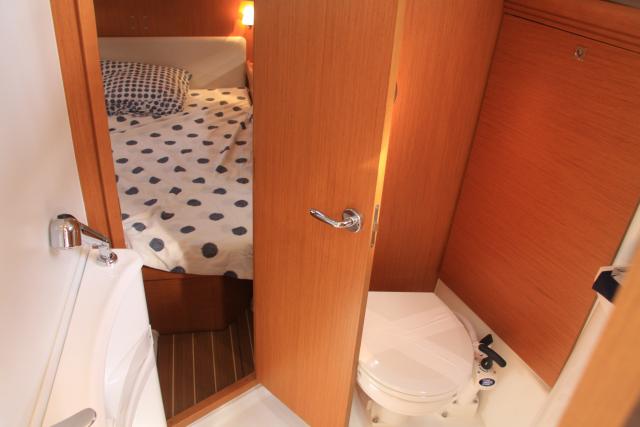 Sun Odyssey 42 DS - Photo 16