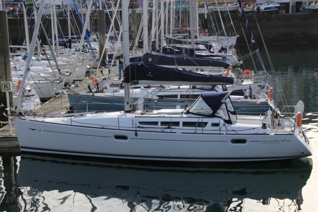 Sun Odyssey 42i - Photo 8