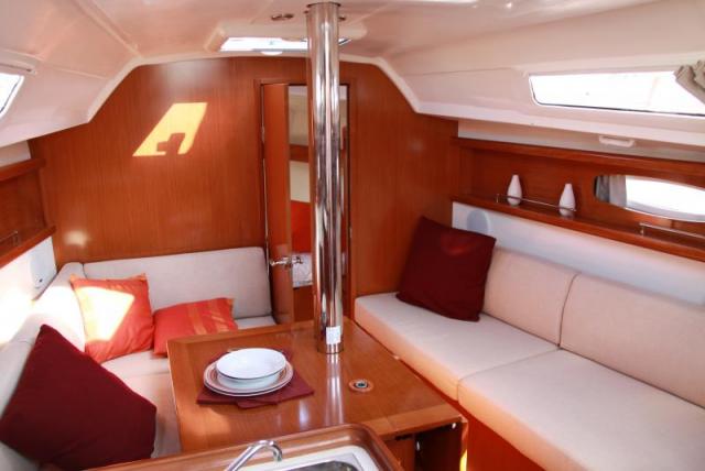 Sun Odyssey 45 - Photo 7